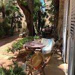 La Cle De La Porte Rentals