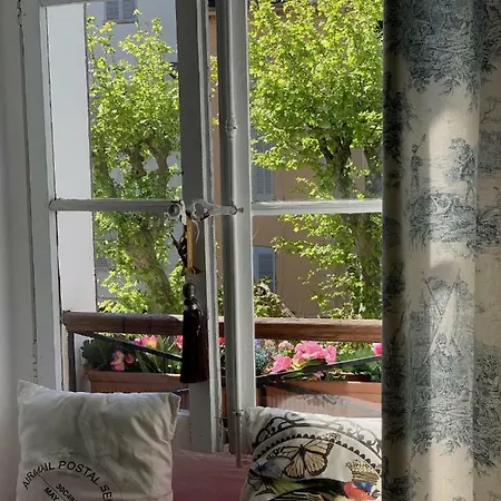 La Cle De La Porte Bed & Breakfast 3*