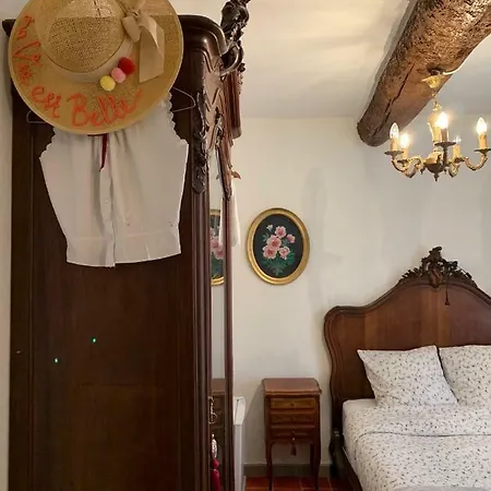 La Cle De La Porte Bed & Breakfast